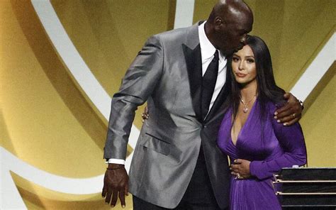 NBA Kobe Bryant Entra Nella Hall Of Fame La Moglie Vanessa