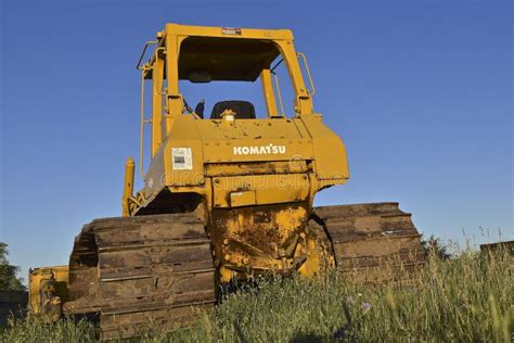 Old Komatsu Bulldozer Parked in the Grass Editorial Photography - Image ...