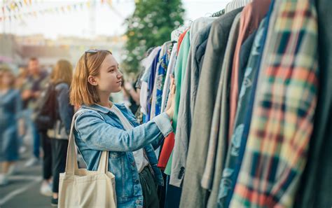 Tianguis De Paca Para Comprar Ropa Buena Bonita Y Barata