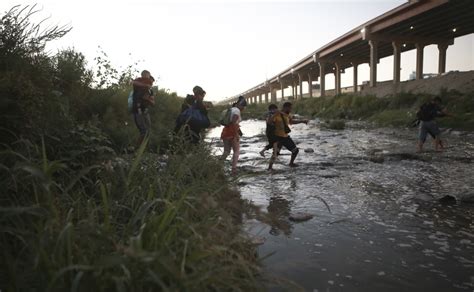 Illegal Border Crossings To U S From Mexico Hit Annual High The Columbian