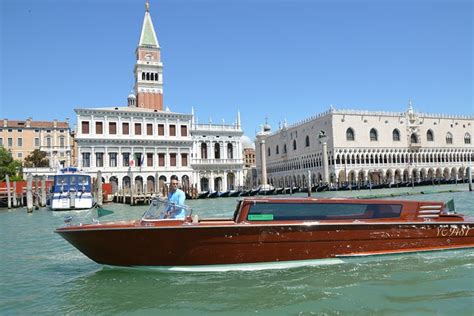 Venice Airport VCE to Venice Hotels Transportation 2025