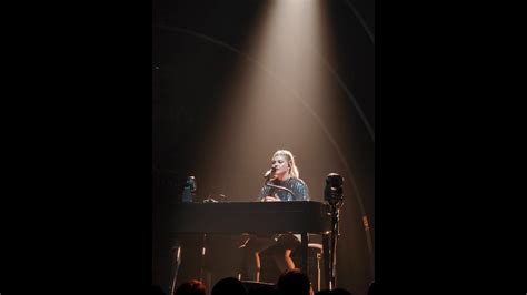 Louane Derri Re Le Brouillard Live At Cirque Royal Brussels