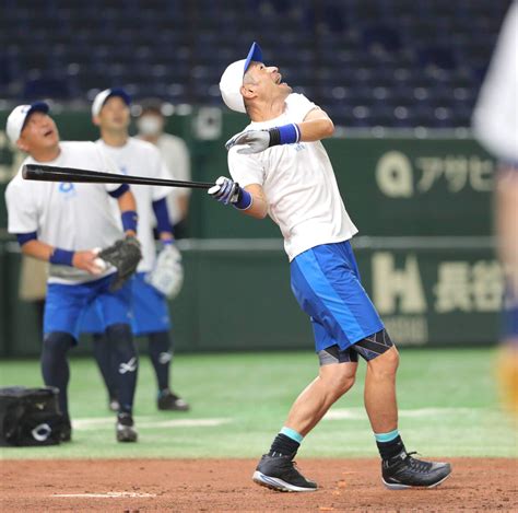 イチロー氏が1323日ぶり東京ドームに！ 松坂大輔氏にノック、キャッチャーフライは悪戦苦闘で苦笑 スポーツ報知