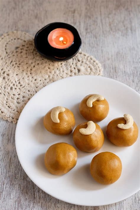 Besan Ladoo Recipe How To Make Besan Ladoo Easy Diwali Sweets Recipe