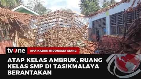 Diduga Sudah Lapuk Dimakan Usia Ruang Kelas Di Tasikmalaya Ambruk