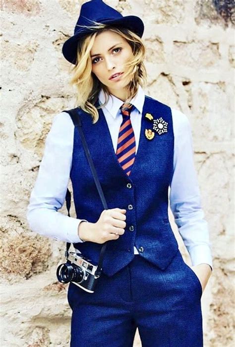 Pin by y.h on men's like Ⅱ | Women wearing ties, Suits for women, Tie women