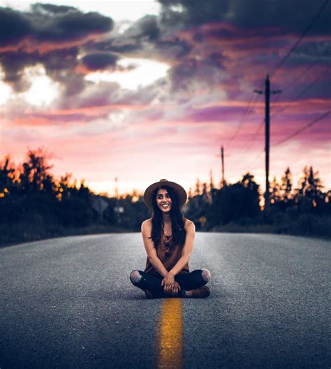 Wallpaper Alone But Happy Girl Djiwallpaperco - Sitting In The Middle Of The Road - 1280x1426 ...