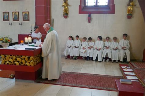 Kirche Im Bachgau Vorstellung Der Neuen Minis In Wenigumstadt