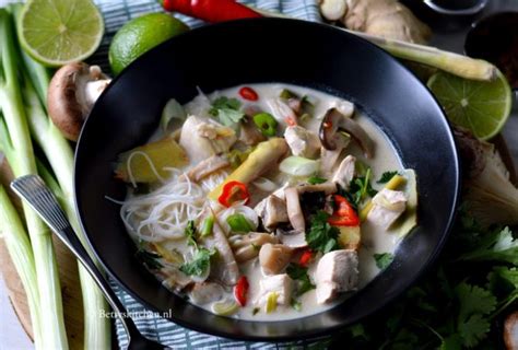 Thaise Kokos Soep Met Kip Tom Kha Kai Recept Betty S Kitchen