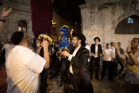 Ultra Orthodox Dance To Welcome Simchat Torah In Jerusalem The Forward