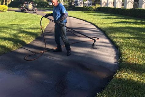 ASPHALT DRIVEWAY SEALING - Paving Polk County