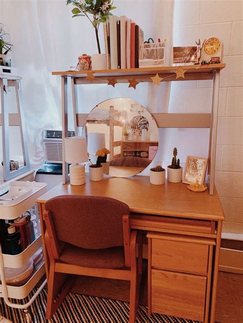 College Dorm Desk Items To Keep You Insanely Organized College