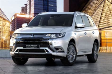 2019 Mitsubishi Outlander Phev Exceed Price And Specifications Carexpert