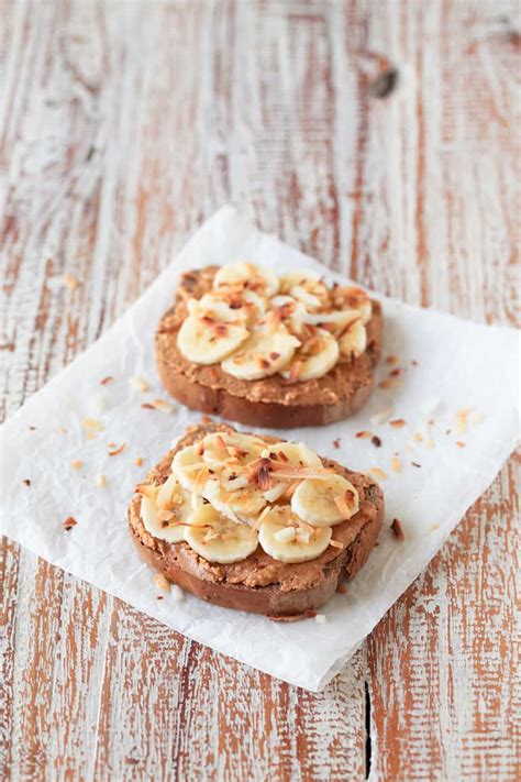 Tostadas Con Mantequilla de Cacahuete Plátano y Coco Danza de Fogones