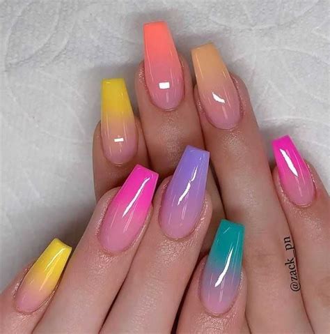 Fabulous Nail Designs That Are Totally In Season Right Now Nail