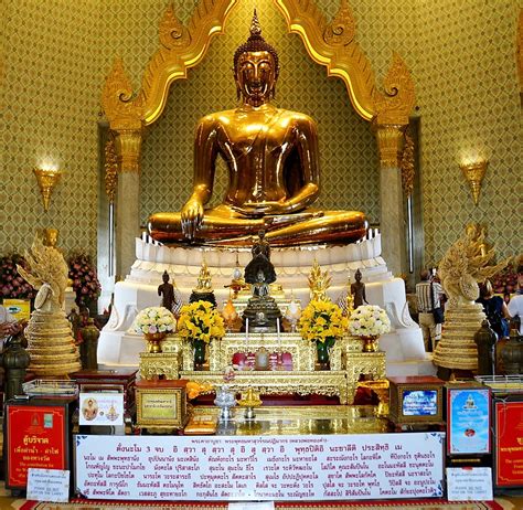 Bangkok's Wat Traimit (Temple of the Golden Buddha) and Wat Pho (Temple ...