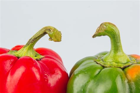 Pimenta P Prica Isolada Em Fundo Branco E Cinza Pimenta Vermelha E