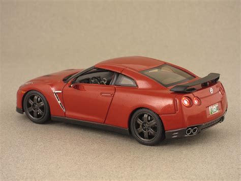 Nissan GT-R Black Edition (Premium X) 1:43 - Minicarweb