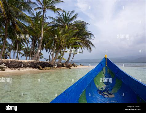 Panam Las Islas De San Blas Mamitupu Tribu Kuna Tradicional Canoa