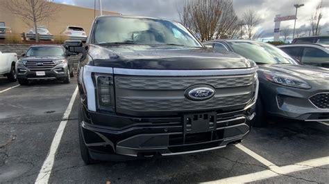 2022 Ford F 150 Lightning Lariat Walkaround And Horn YouTube