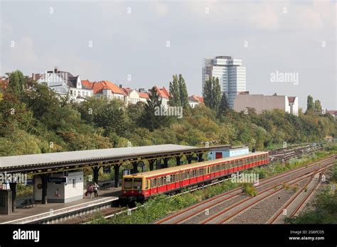 Rapid Transit Railway System Hi Res Stock Photography And Images Alamy
