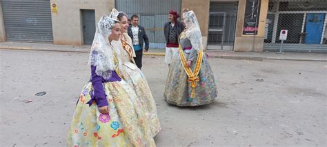 La Falla Gran Vía del Sur y las Falleras Mayores de Bétera ofrendan a