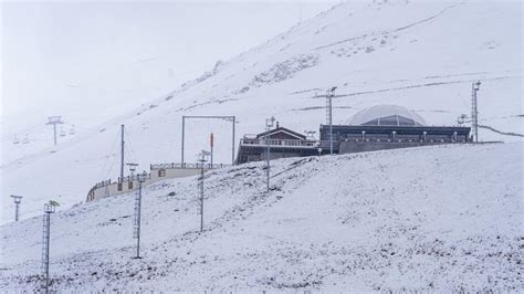 Erzurum Un Y Ksek Kesimlerinde Kar Ve Sis Etkili Oldu Trt Haber Foto