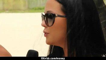 Sexy Exhibicionista Gfs Son Pagados En Efectivo Por Un Poco De P Blico Mierda Xvideos