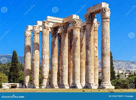 Temple De Zeus Olympien à Athènes En Grèce Image stock Image du