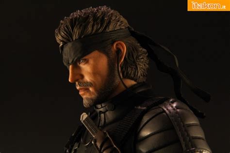Hot Toys Recensione Di Naked Snake Sneaking Suit Ver Da Metal Gear Solid 3 Itakon It
