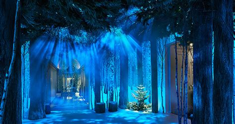 Claridges hotel unveils Christmas tree festive installation designed by ...