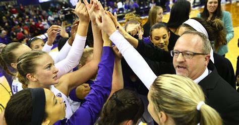 UW women’s basketball team enters AP Top 25 for first time since 2003 ...