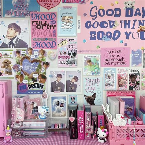 Chloe 💭🎀💗 On Instagram 데스크 꾸미기 🎀 New Desk Setup Hehe 폴꾸 다이어리꾸미기