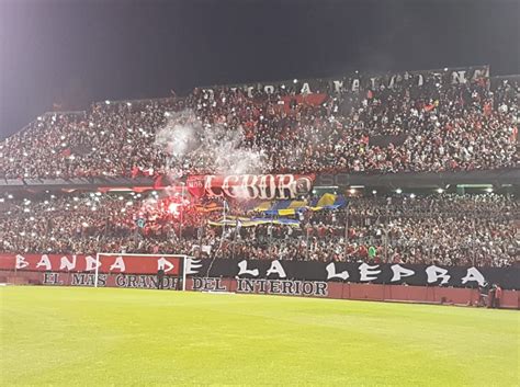 Gran banderazo de los hinchas de Newells en la previa del clásico