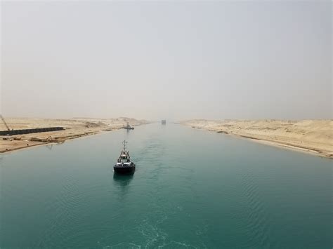 Transiting the Suez Canal – Wanderwiles