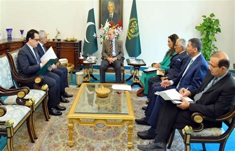 Pm Shehbaz Calls For Enhanced Cooperation Between Pakistan Egypt In