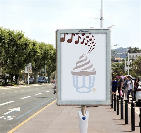 McDonald s y su publicidad outdoor hecha con pequeños emojis Revista