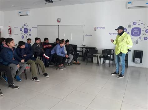 alumnos de la escuela técnica nº 1 a cargo de la profesora lorena lópez