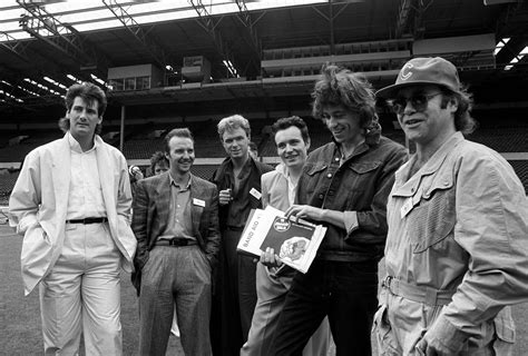 Pictures Of Bands On Stage During The 1985 Live Aid Concert At Wembley 4e7