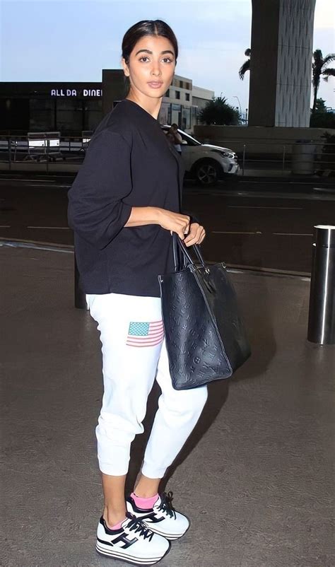 Pin By Sai Krishna On Pooja Hegde Fashion White Jeans Jeans