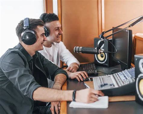 C Mo Ser Locutor De Radio Lo Que Necesitas Cursos