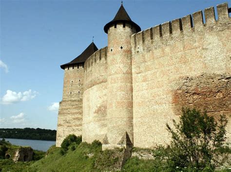 Хотинская крепость, Украина: описание, фото, где находится на карте ...
