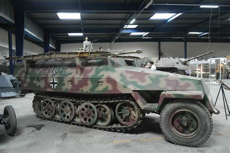 Sdkfz 251 7 7 pour version génie for pioneer version Musée des