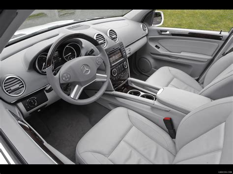 2010 Mercedes-Benz GL350 BlueTEC - Interior | Caricos