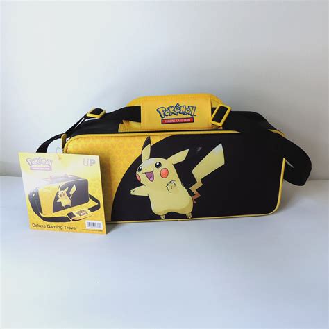 Pokemon Pikachu Deluxe Gaming Trove Ultra Pro Porta Deck Madtoyz