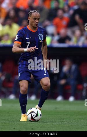 Xavi Simons Aus Den Niederlanden W Hrend Der Uefa Euro Holland