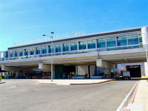 En La Mira De Aeropuerto De Los Cabos Granja Solar Y Planta Desaladora