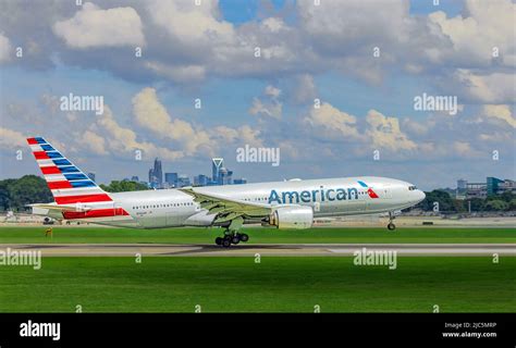 Boeing 777 Landing Stock Photo - Alamy