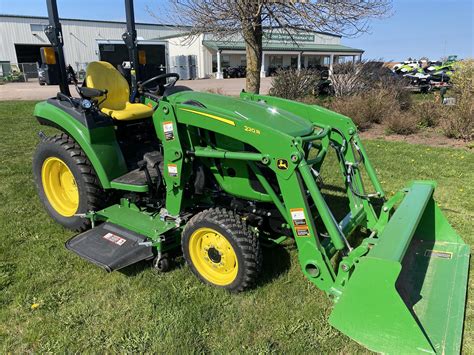 2022 John Deere 2032R Compact Utility Tractors Summerside PE