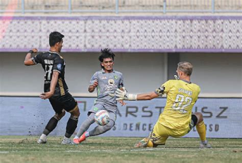 Hasil Dewa United Vs Persebaya Surabaya 1 1 Laga Sengit Kedua Tim